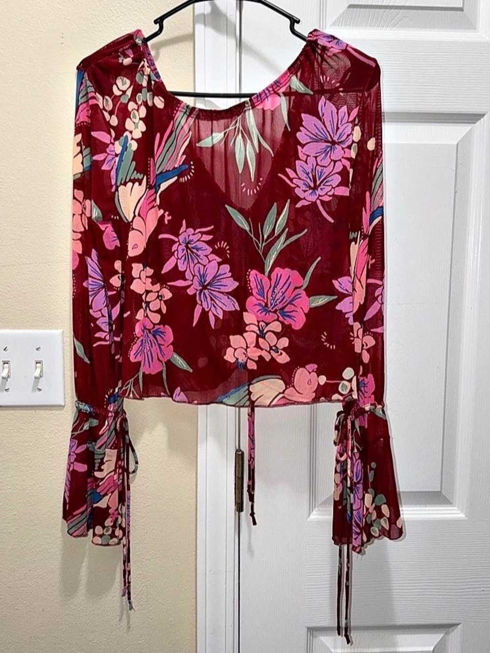 Free People Floral Bell Sleeve Crop Top in Burgundy & Pink Size XS